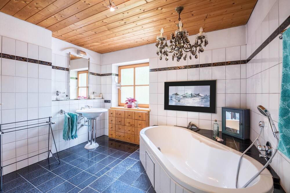 Photo of Bathroom in Schwob