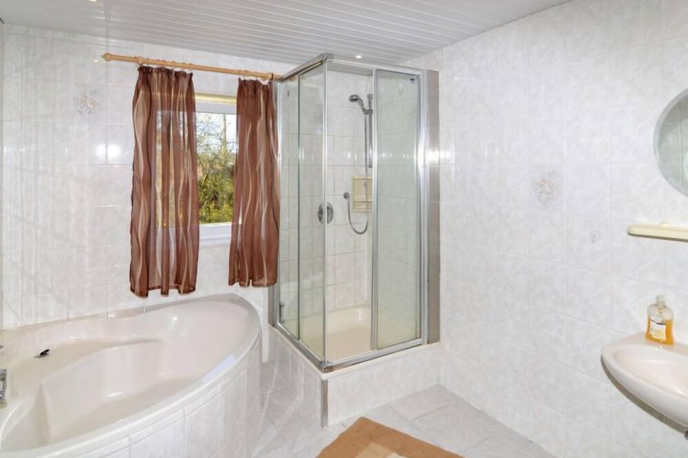 Photo of Bathroom in Mauth