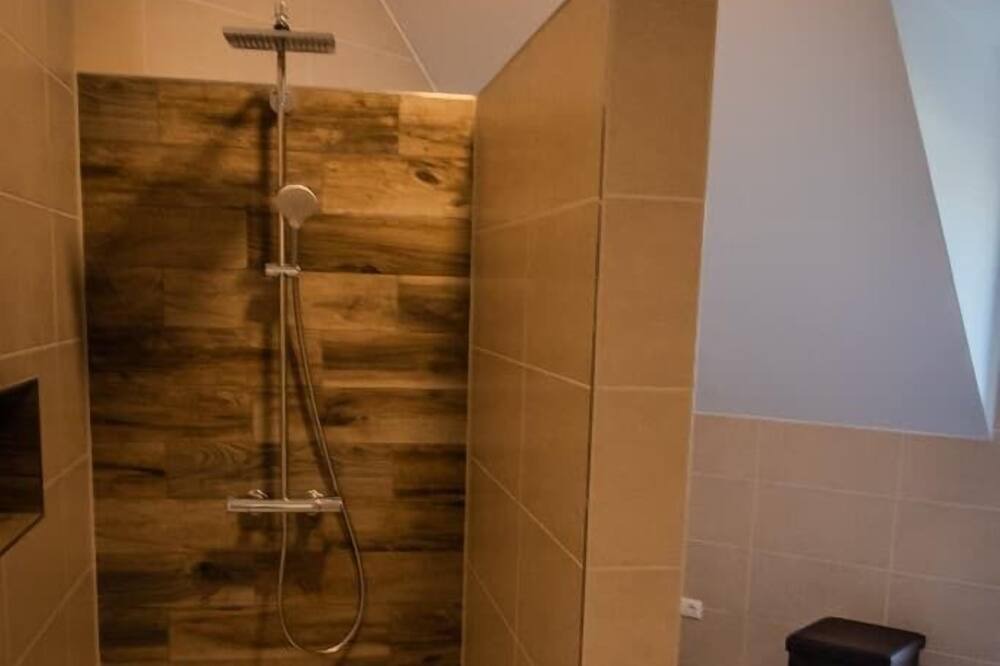 Photo of Bathroom in Neukirchen-Balbini