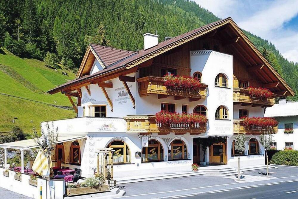 Photo of Outdoor in See