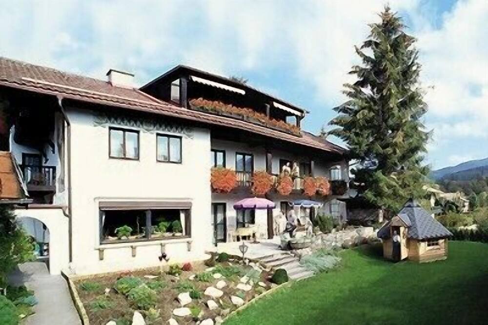 Photo of Outdoor in Bibelod