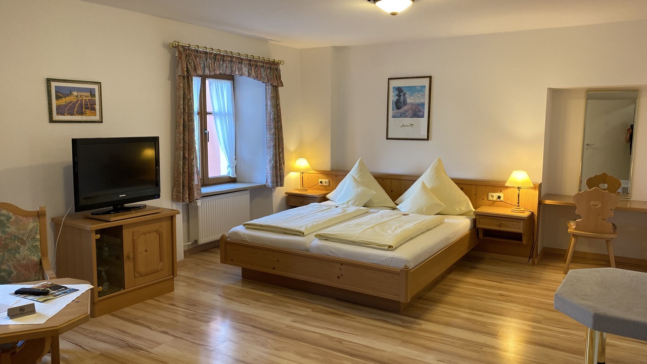 Photo of Bedroom in Roding
