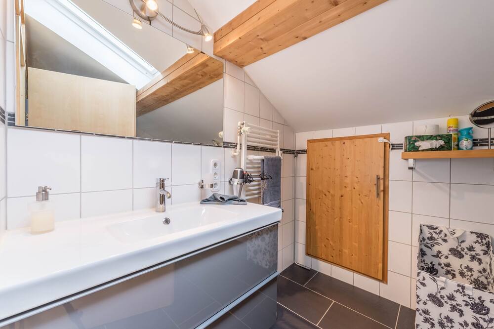 Photo of Bathroom in Erling