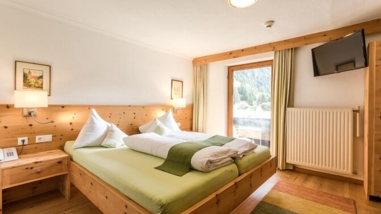 Photo of Bedroom in Sankt Leonhard im Pitztal