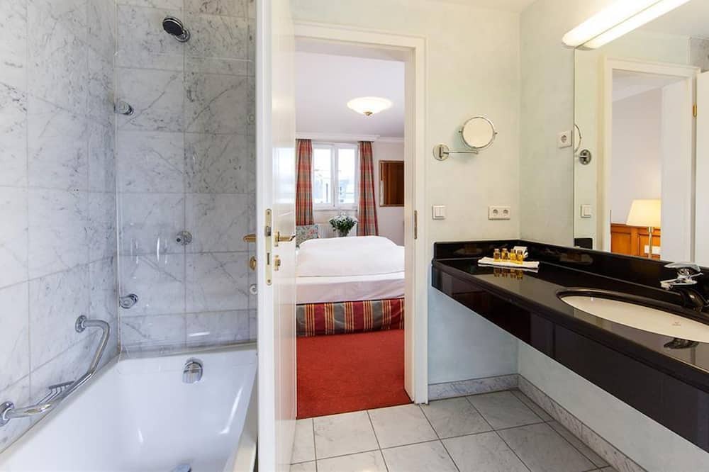 Photo of Bathroom in Innsbruck City Centre