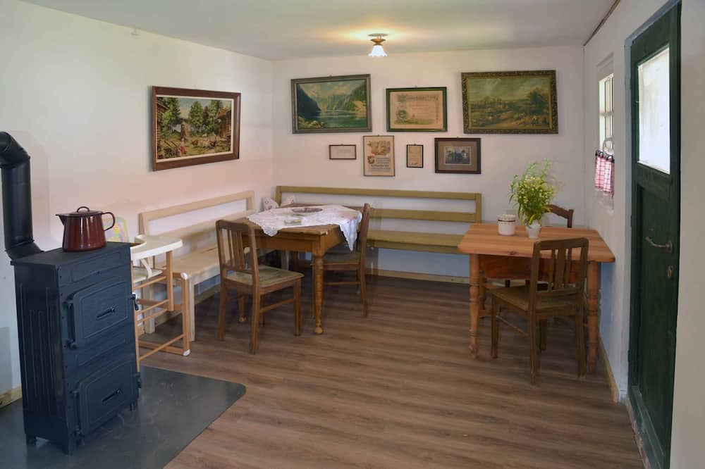 Photo of Livingroom in Mainleus
