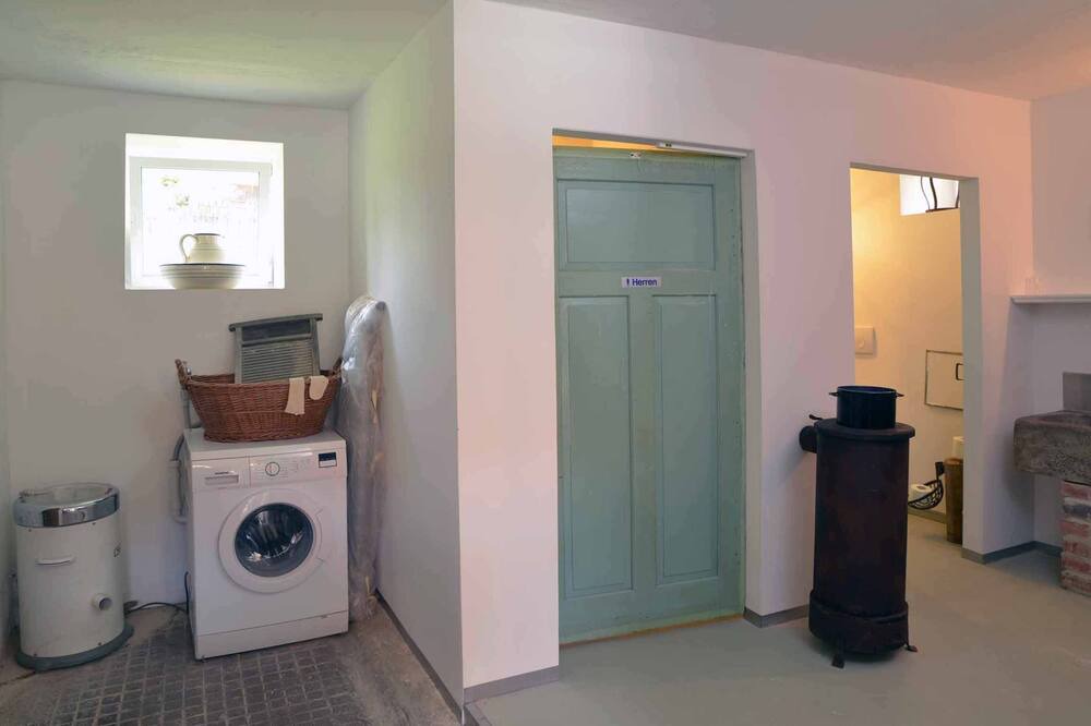 Photo of Bathroom in Mainleus