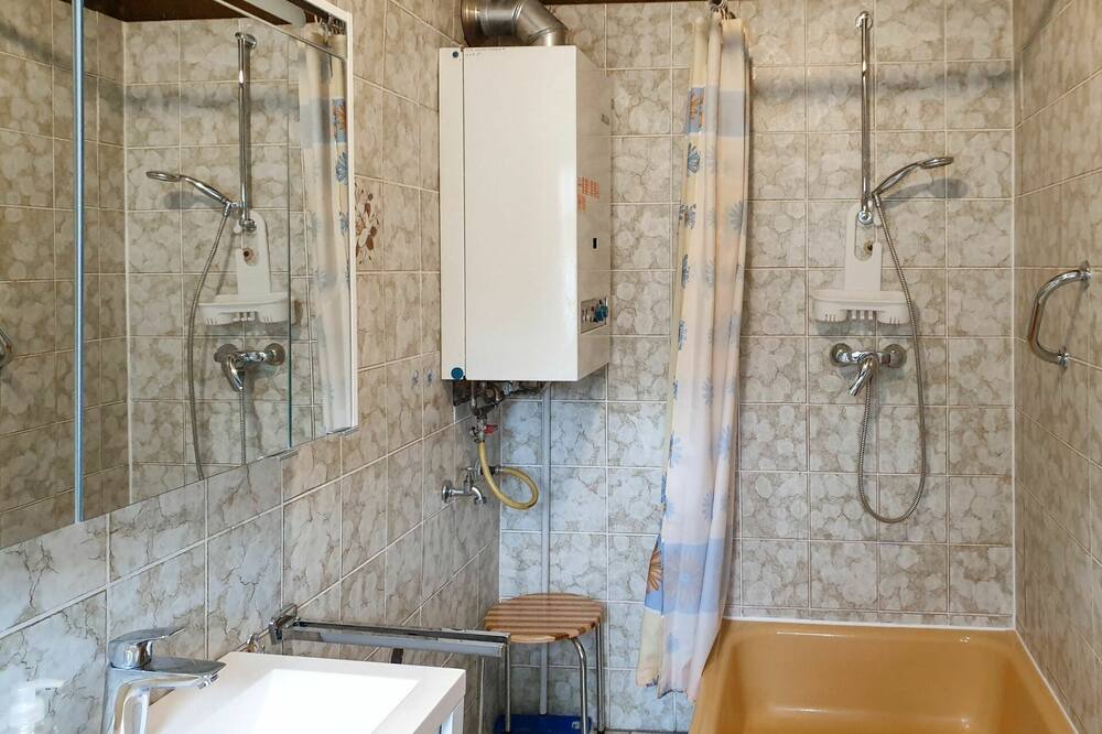 Photo of Bathroom in Arrach
