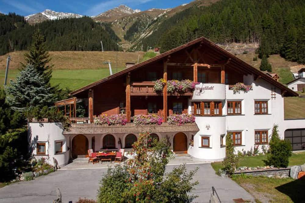 Photo of Outdoor in Mathon