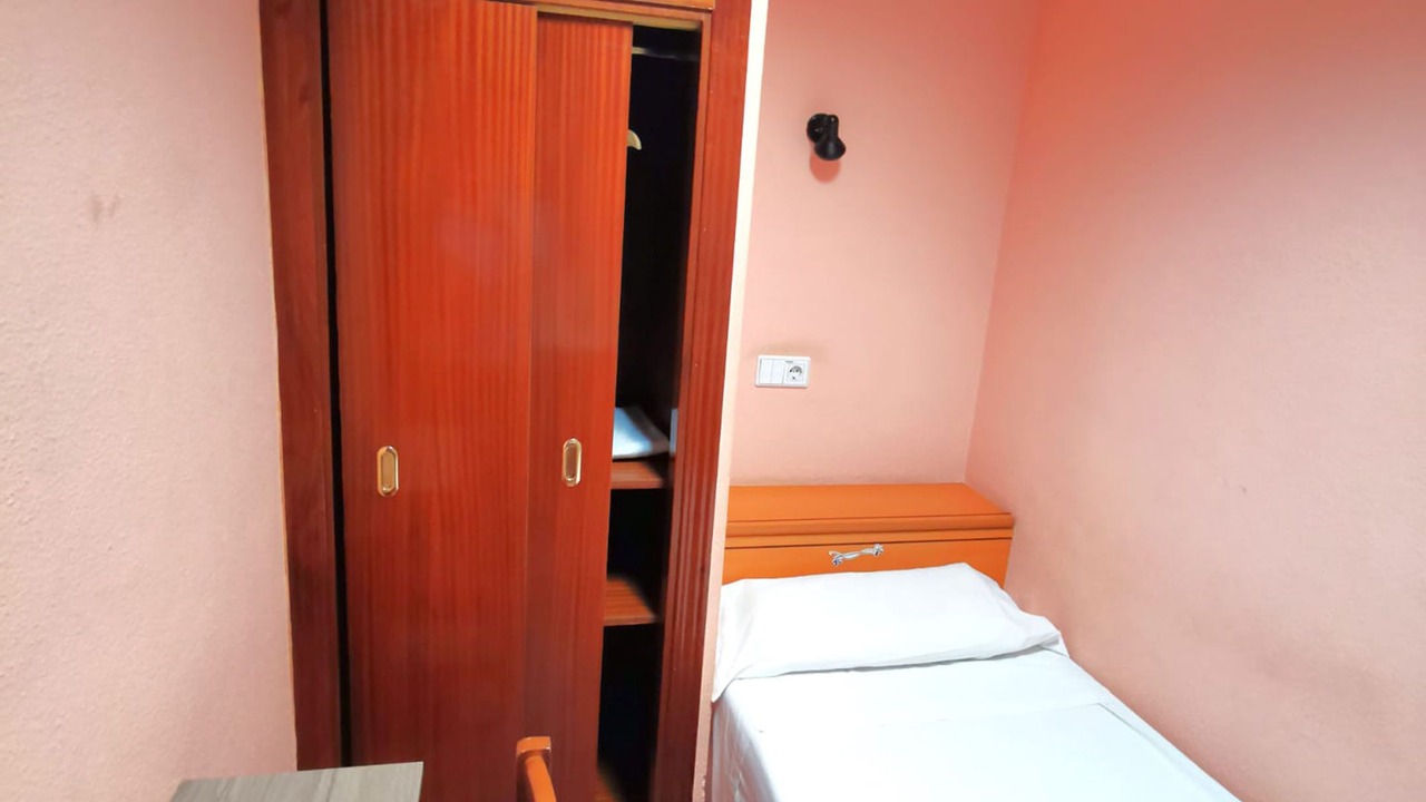 Photo of Bedroom in Golden Triangle of Art