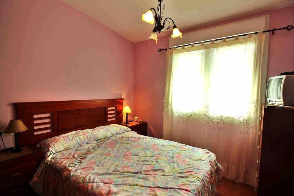 Photo of Bedroom in Corme Porto