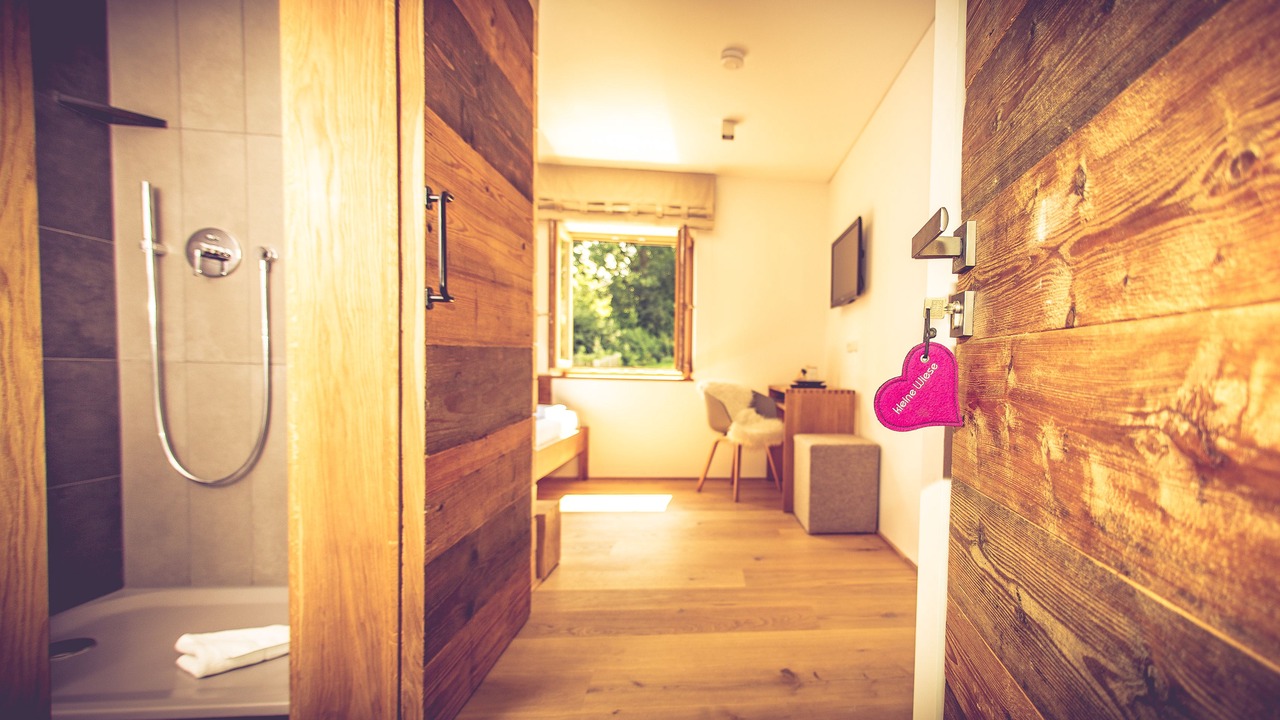 Photo of Bathroom in Chammunster
