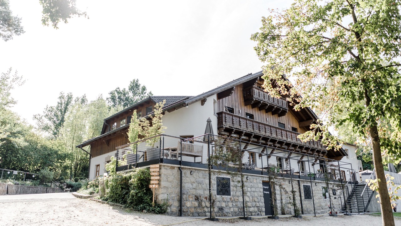 Photo of Outdoor in Chammunster