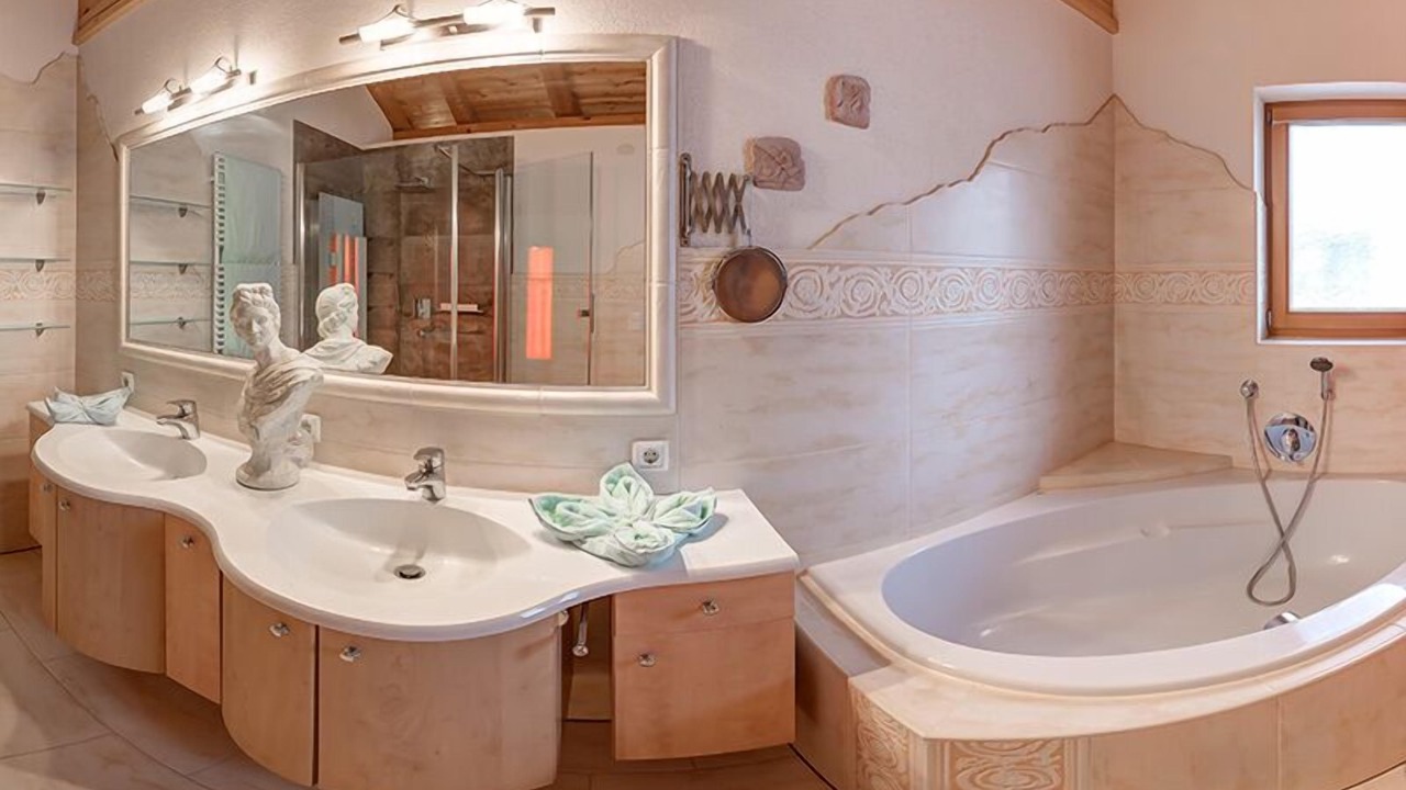 Photo of Bathroom in Lermoos