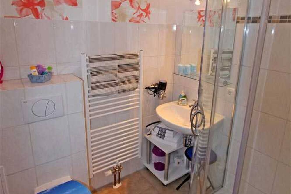 Photo of Bathroom in Neppermin
