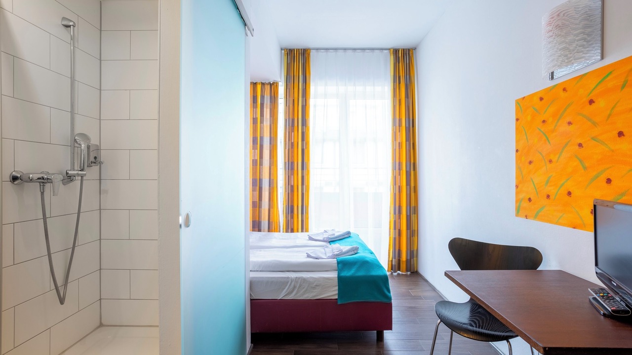 Photo of Bedroom in Ludwigsvorstadt-Kliniken