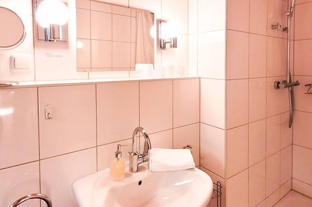 Photo of Bathroom in Schwob