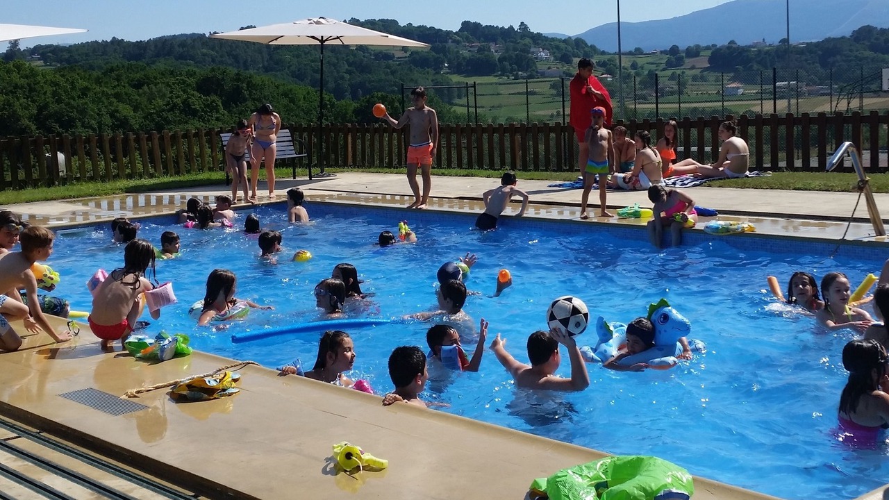 Photo of Human In Picture in Bendoiro