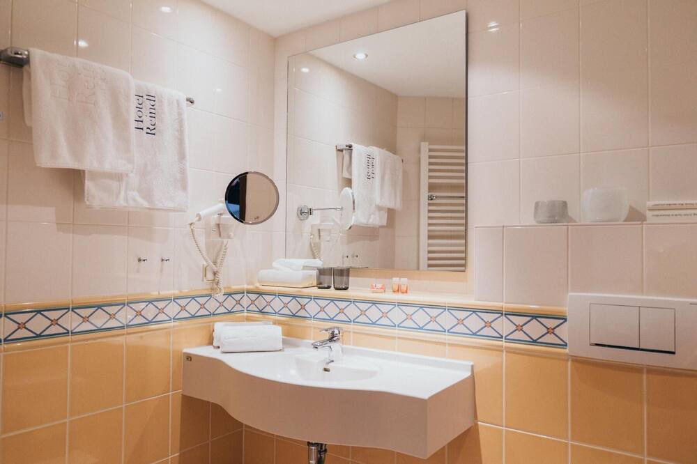 Photo of Bathroom in Bad Fuessing