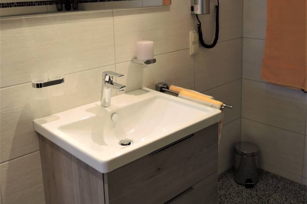Photo of Bathroom in Schwob