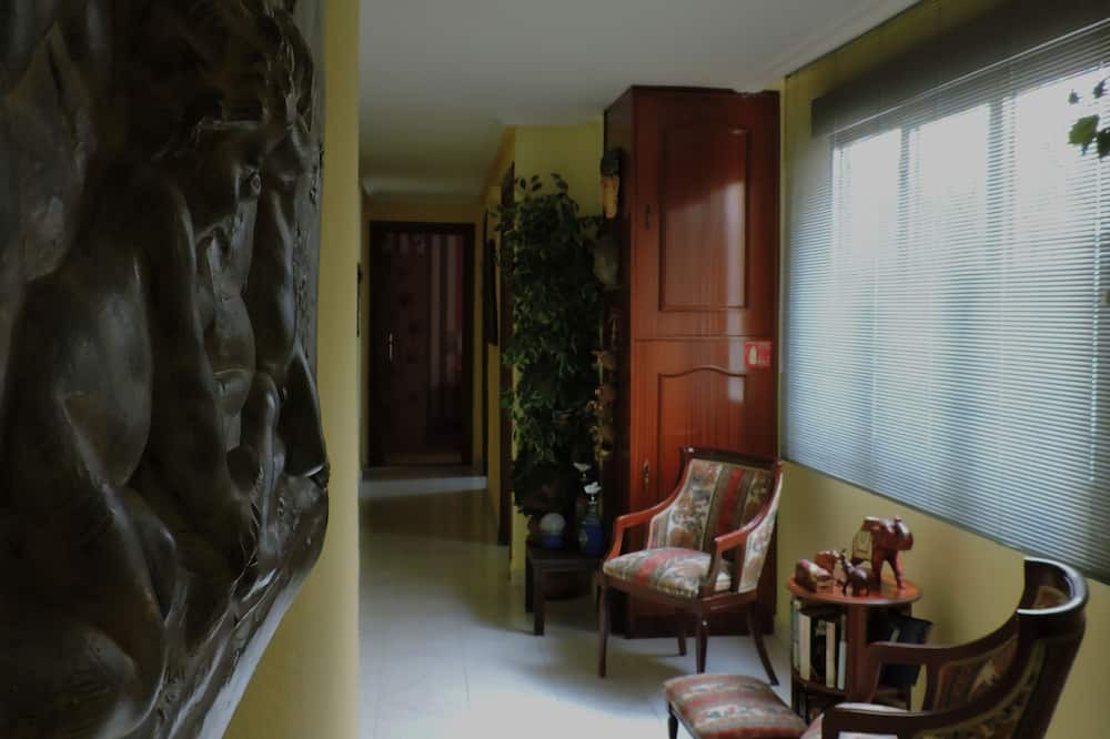 Photo of Others in Van Dyck