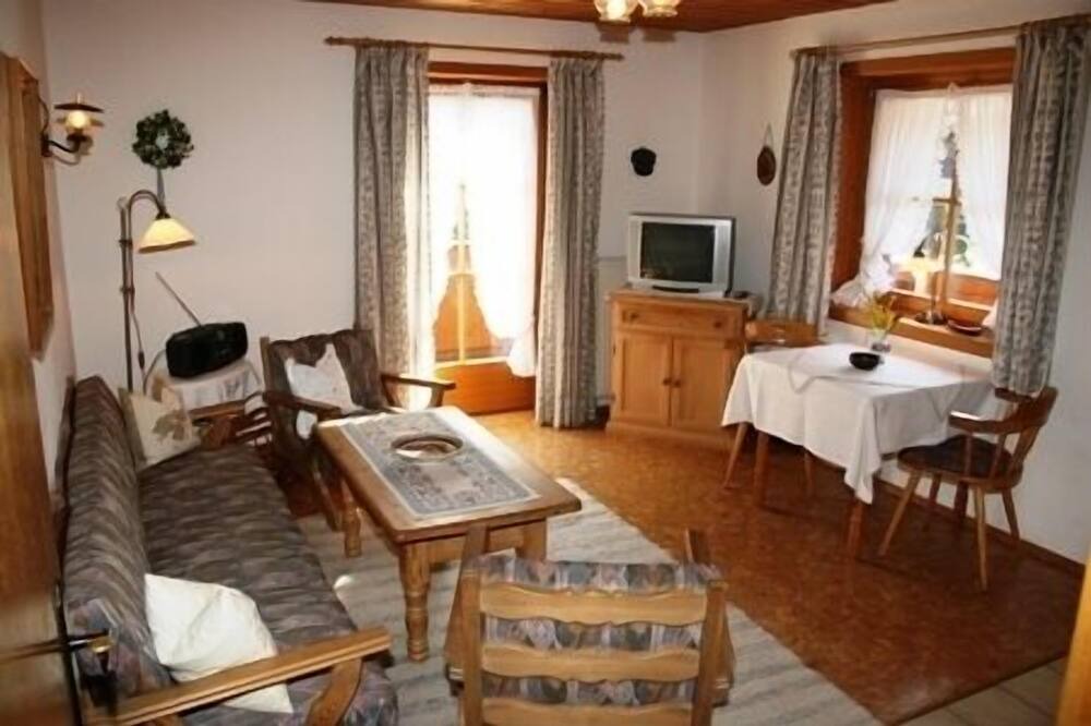 Photo of Livingroom in Ettenhausen