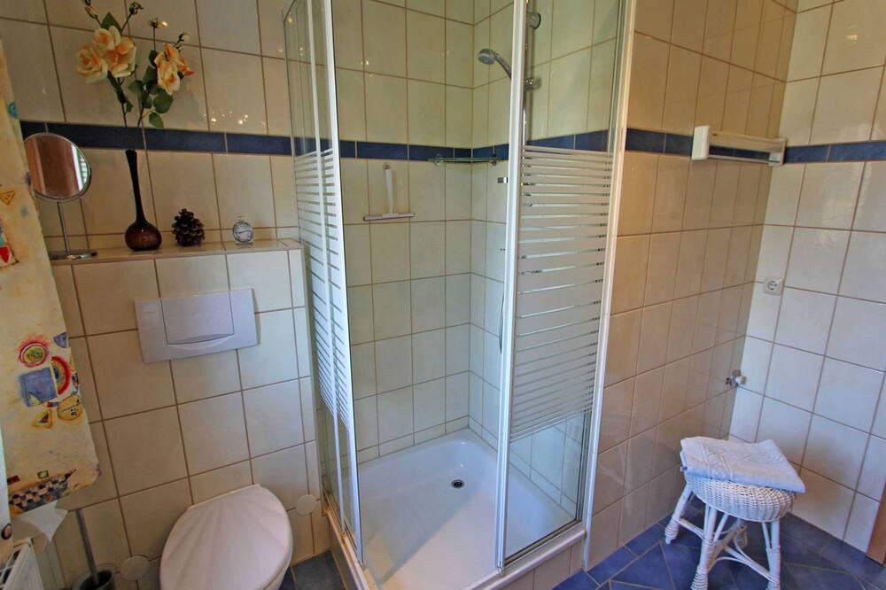 Photo of Bathroom in Neppermin