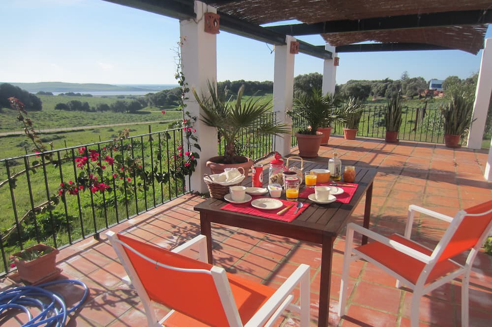 Photo of Patio Balcony in Manzanete