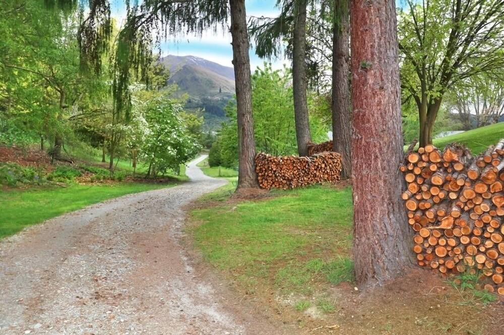 Photo of Others in Arrowtown