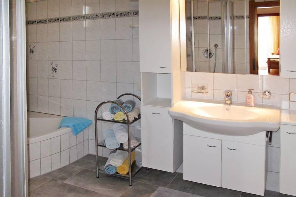 Photo of Bathroom in Hainzenberg