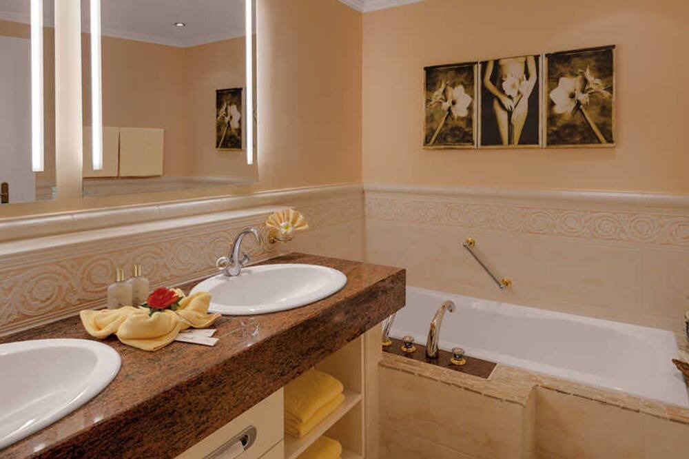 Photo of Bathroom in Maurach
