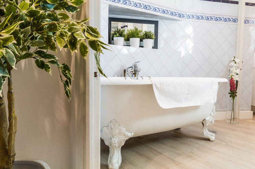 Photo of Bathroom in Huertas