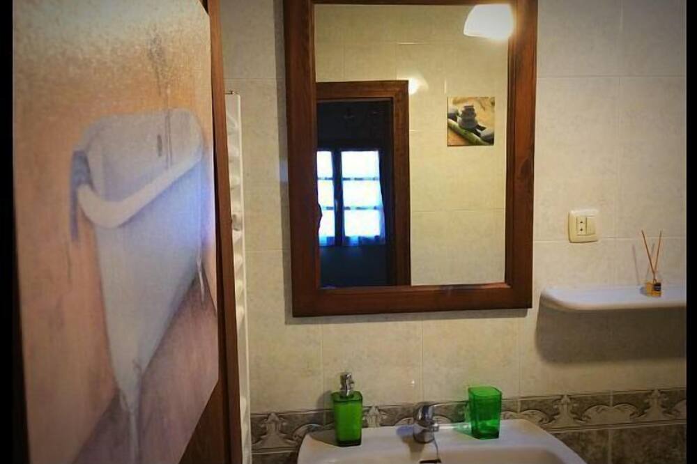 Photo of Bathroom in Llerandi