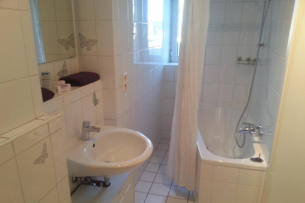 Photo of Bathroom in Horn