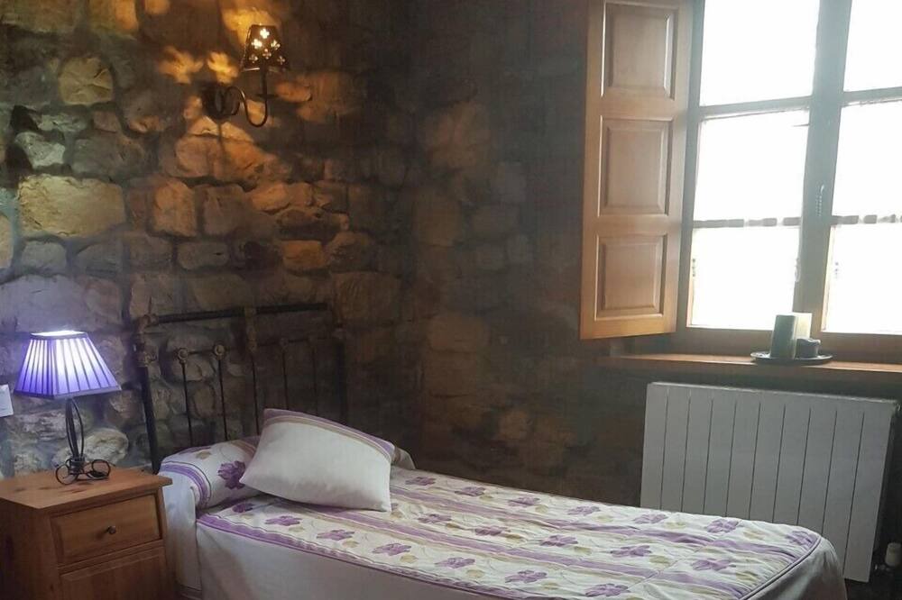 Photo of Bedroom in Villacarriedo