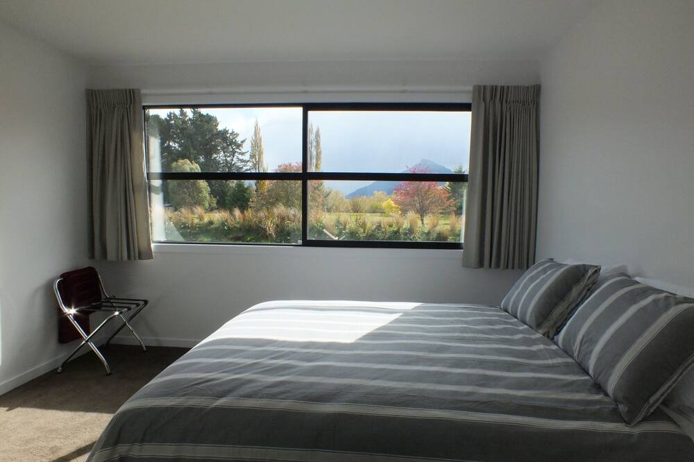 Photo of Bedroom in Glenorchy
