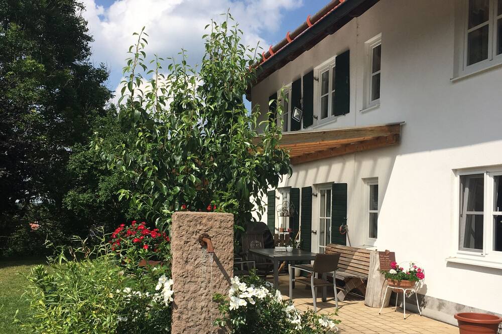 Photo of Outdoor in Leeder