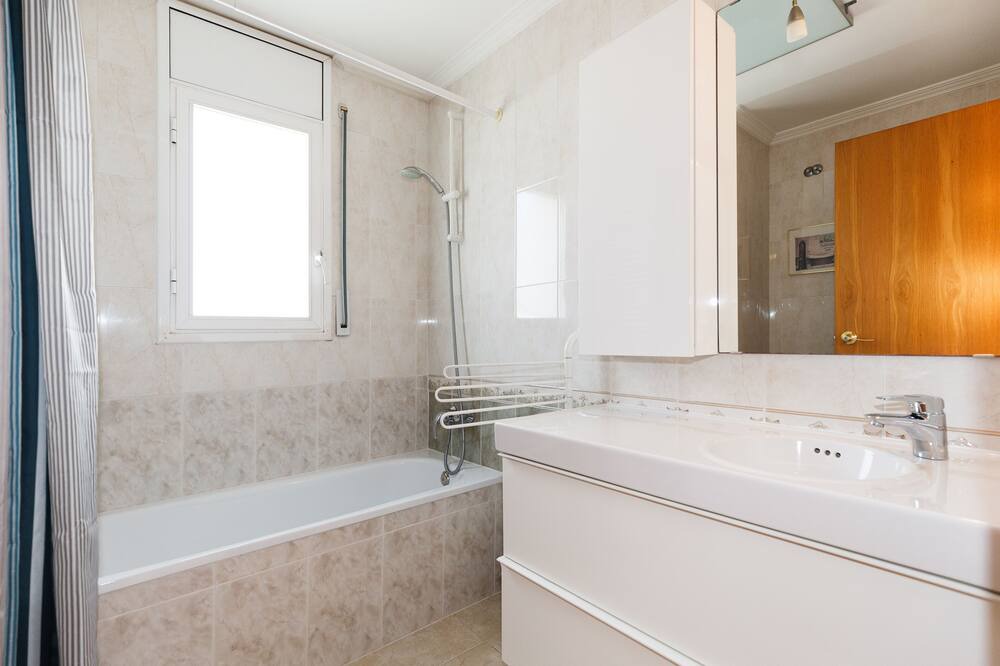 Photo of Bathroom in Creixell