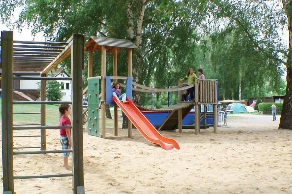 Photo of Others in Kahl