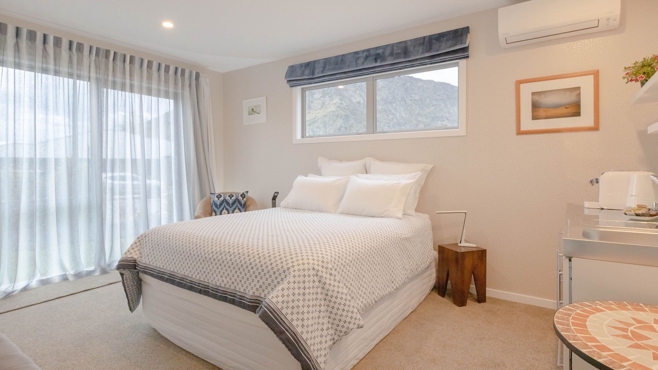 Photo of Bedroom in Arthur's Point