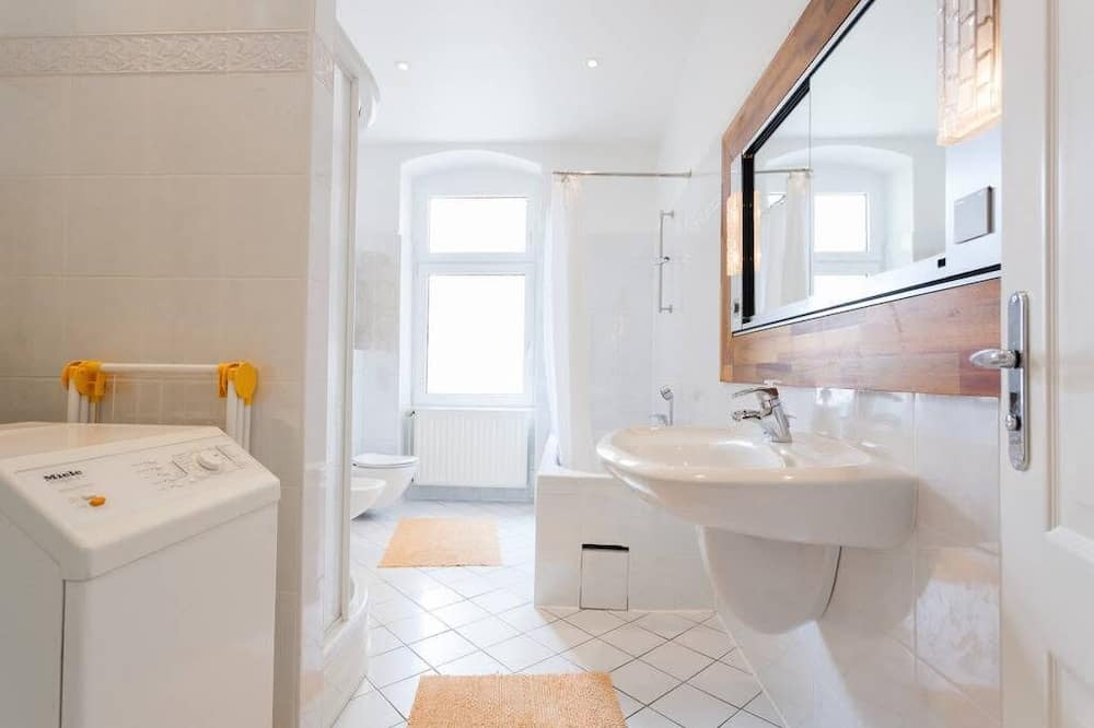 Photo of Bathroom in Moabit