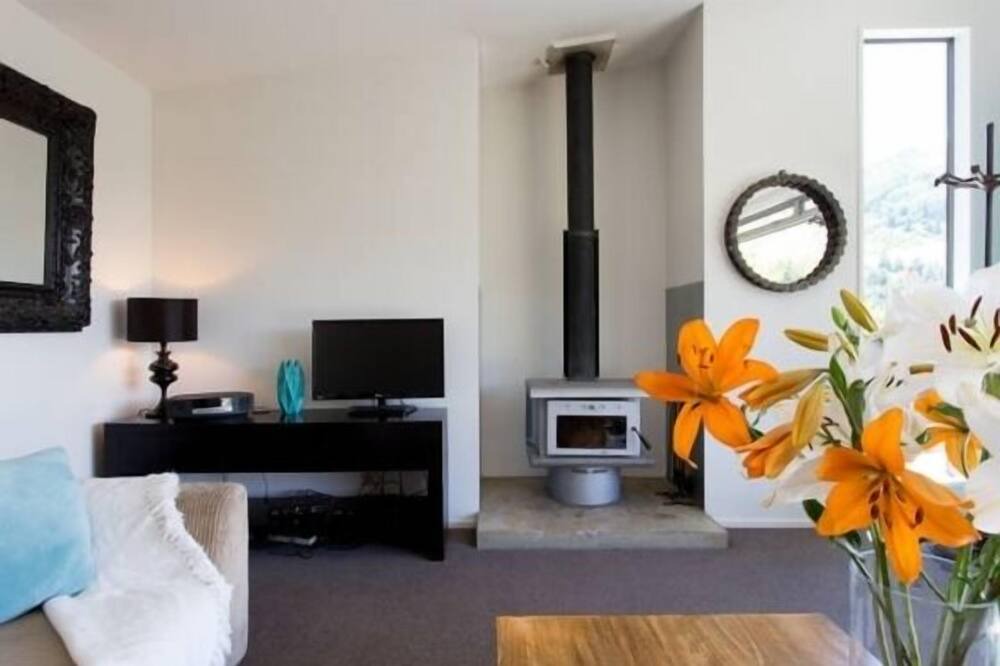 Photo of Livingroom in Arthur's Point