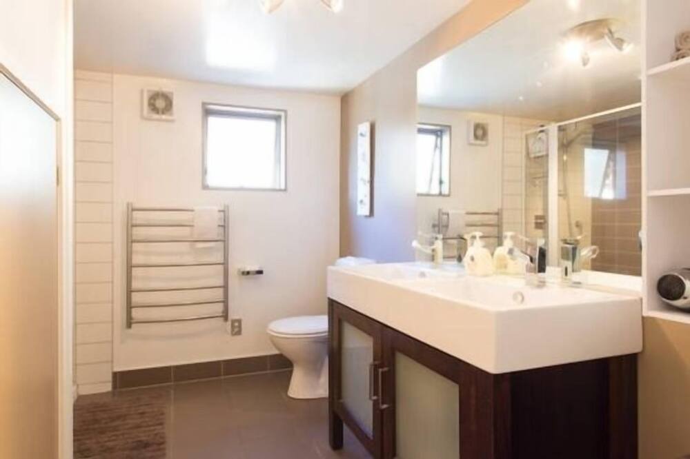 Photo of Bathroom in Arthur's Point