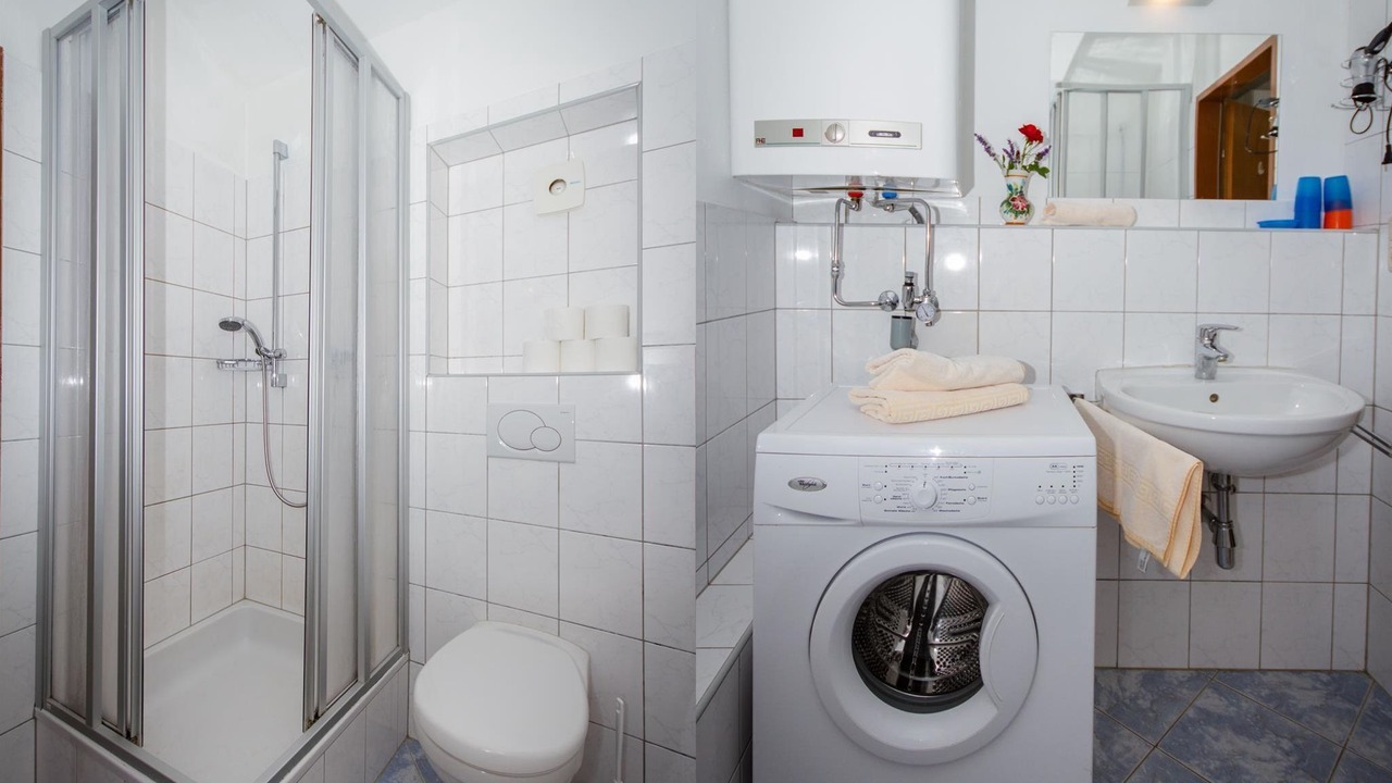 Photo of Bathroom in Lans