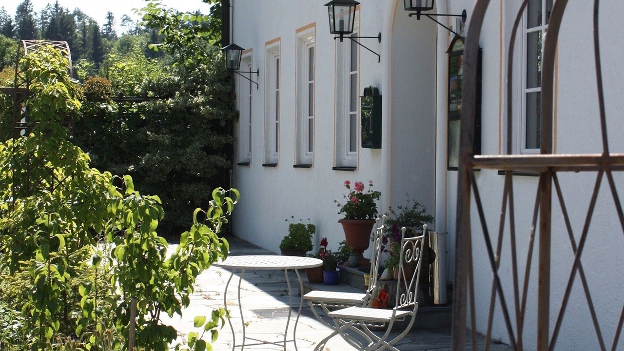 Photo of Outdoor in Leeder