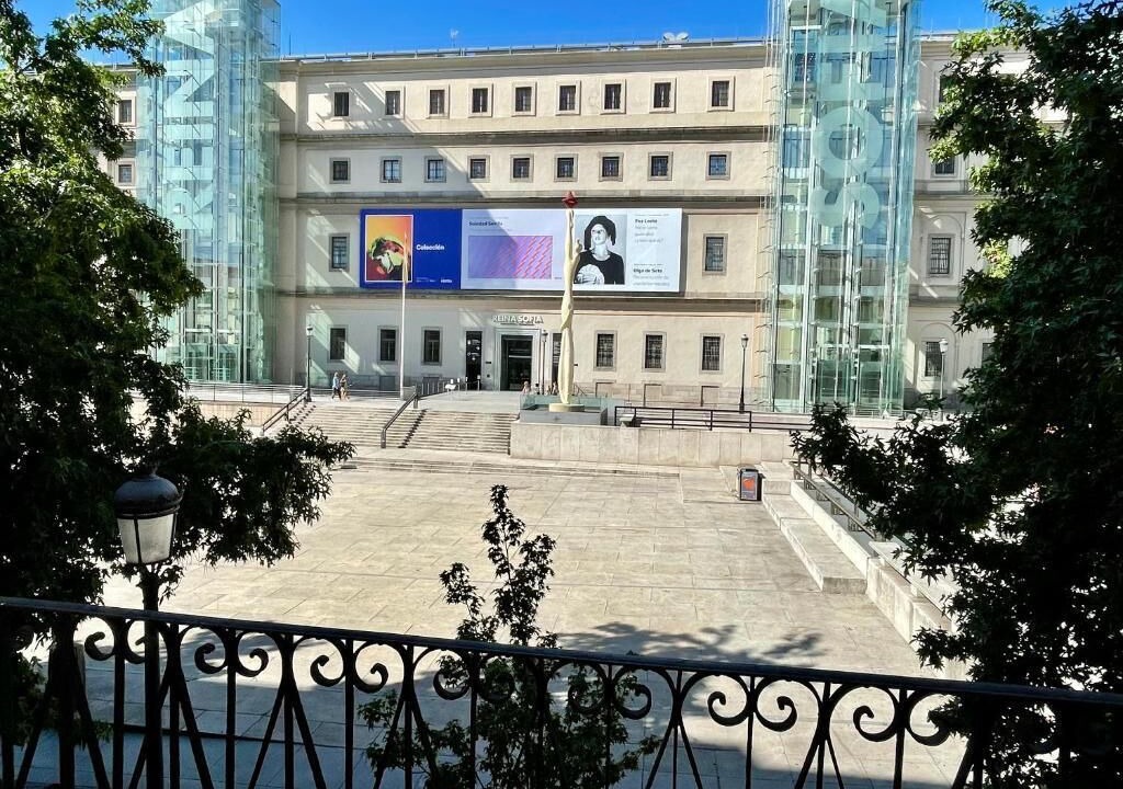 Photo of Others in Golden Triangle of Art
