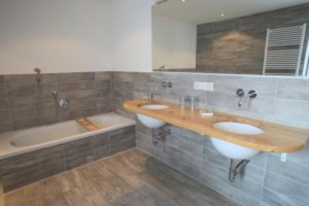 Photo of Bathroom in Horn