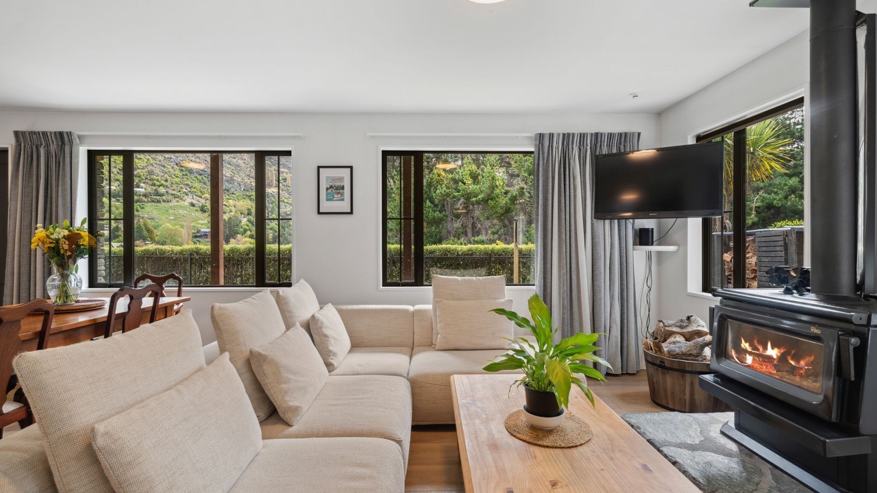 Photo of Livingroom in Arthur's Point