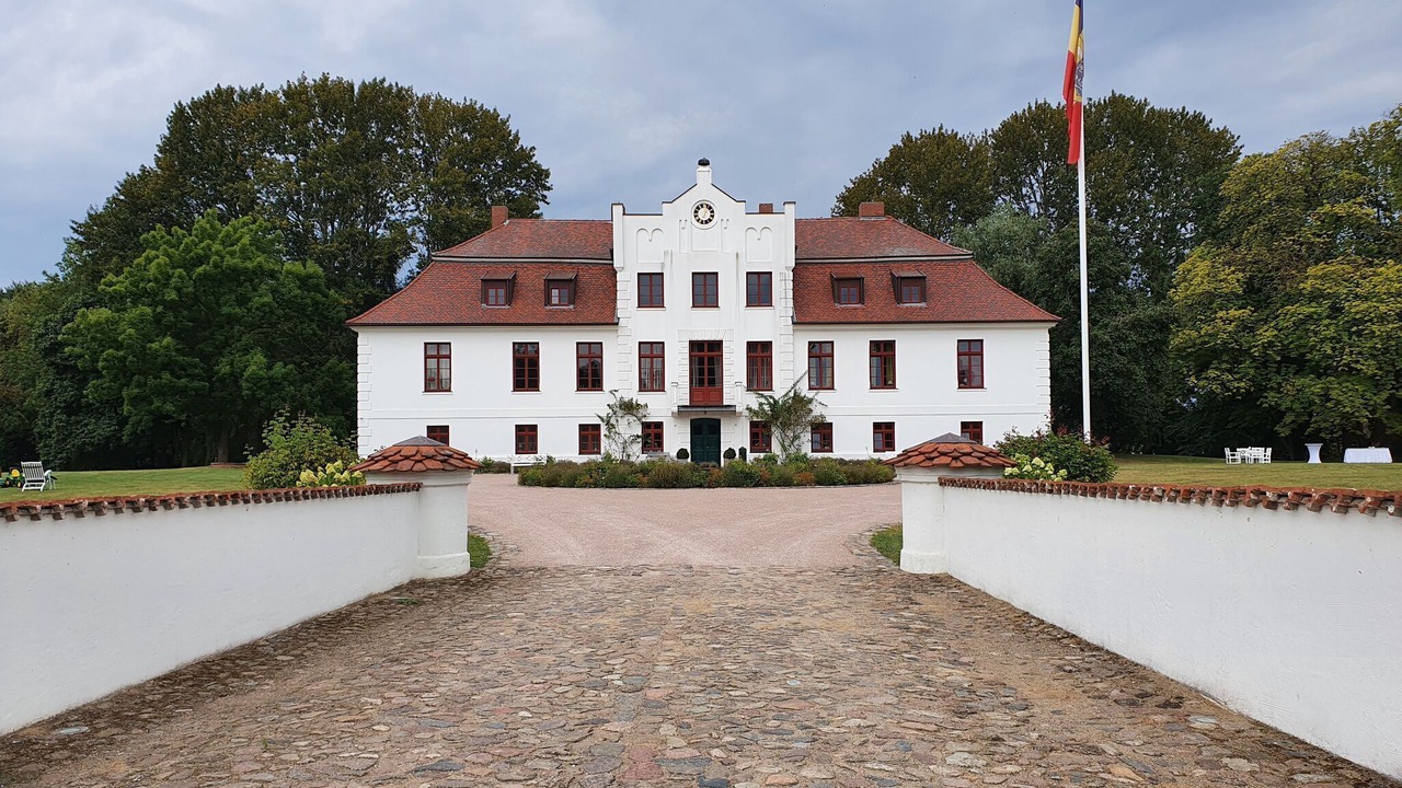 Photo of Outdoor in Satow