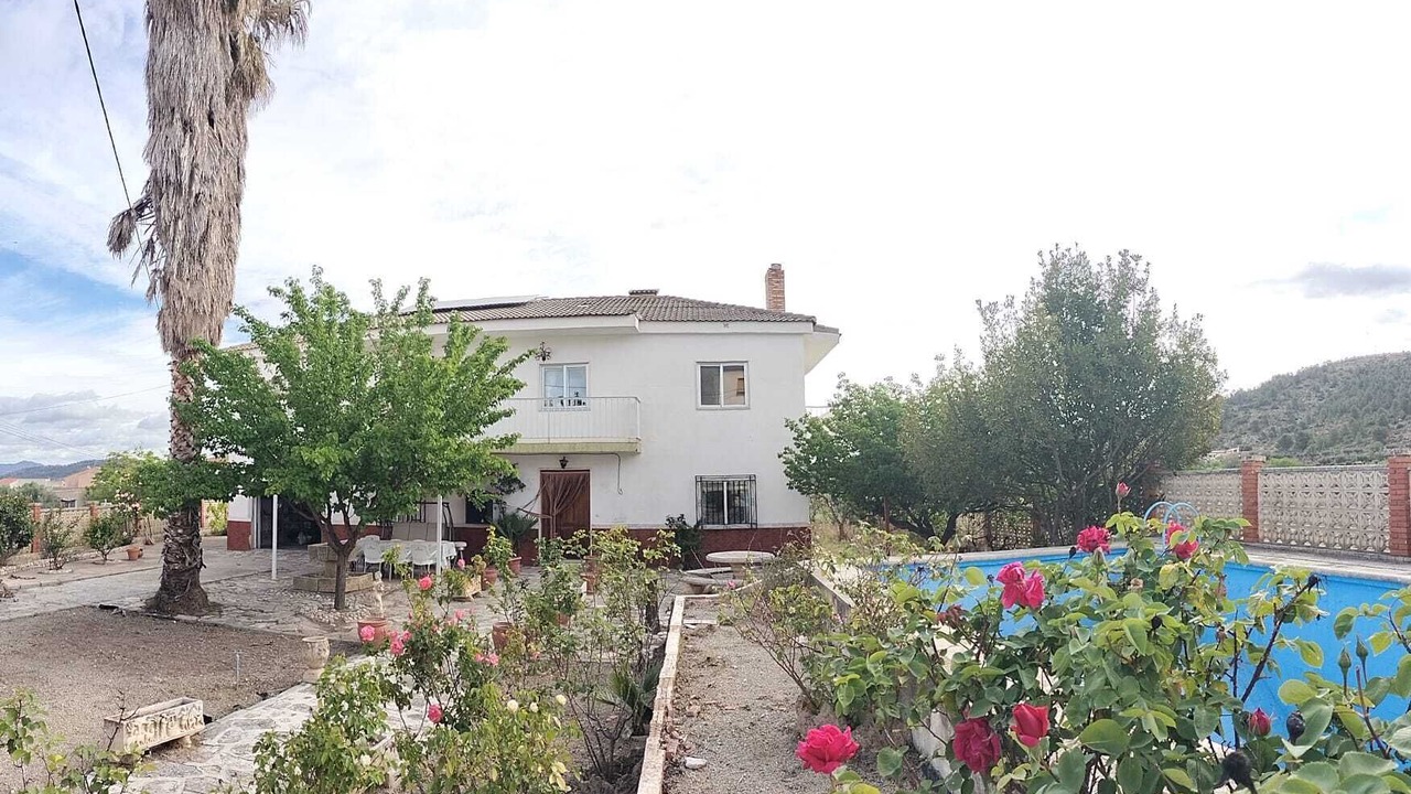 Photo of Outdoor in Letur